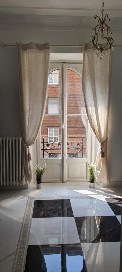 Elegante Monolocale - Macchi 1920 Apartment Milan Luaran gambar
