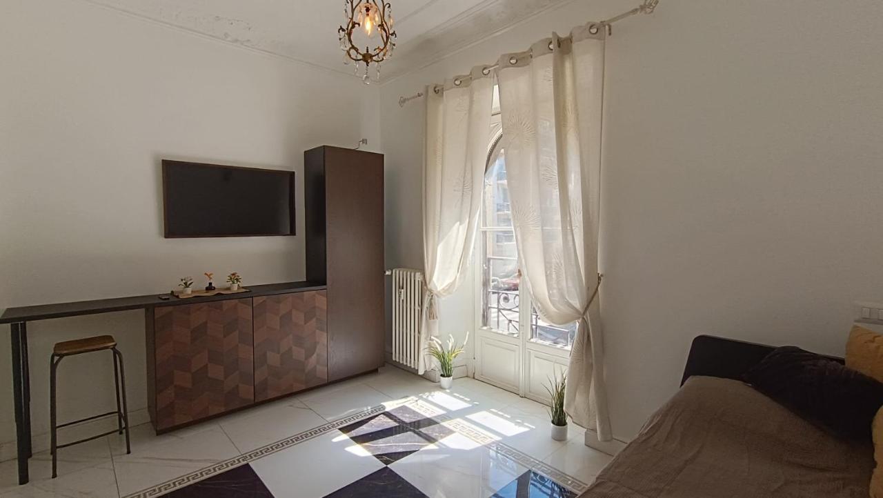 Elegante Monolocale - Macchi 1920 Apartment Milan Luaran gambar